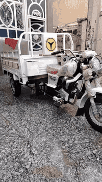 السلام عليكم..
ستوته للبيع اوراق  2013 

توه معمره صالها سبوع كله جديد من طول 

مكفوله من طول لطول حته براغي جديد 

السعر خاص مكاني ناصريه مركز حي اريدو 

رقمي ***********
