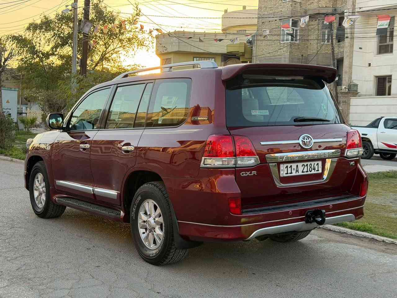 السلام عليكم لاندكروز موديل 2011 ستينيه معروضه 265 وبيه  مجال بسيط بلخير على ياخذه رقم بغداد دولي باسمي  مكينه 6 سلندر غير مفتوحه كير كذالك غير مفتوح  شرط الفحص سياره ماشيه 177 حقيقي شرط الفحص تبريد ثلج صدر امامي خلفي جديد تخم تاير جديد سياره جاهزه كل نقص مابيه مواصفات سياره فول 1/1 سلايت روف بصمة تشغيل  بصمات عدد 2 فور ويل 7 راكب 3 قطع تبريد شاشه كبيره كشنات جلد بقلاوه + كراسي كهرباء سياره بعد بيه هواي مواصفات (((((( سياره بيه ربع البنيد كلير فقط باقي سياره مكفوله ))))) شرط الفحص مكان سياره بغداد الاستفسار *********** خاص مغلق شراي يتصل يالله
