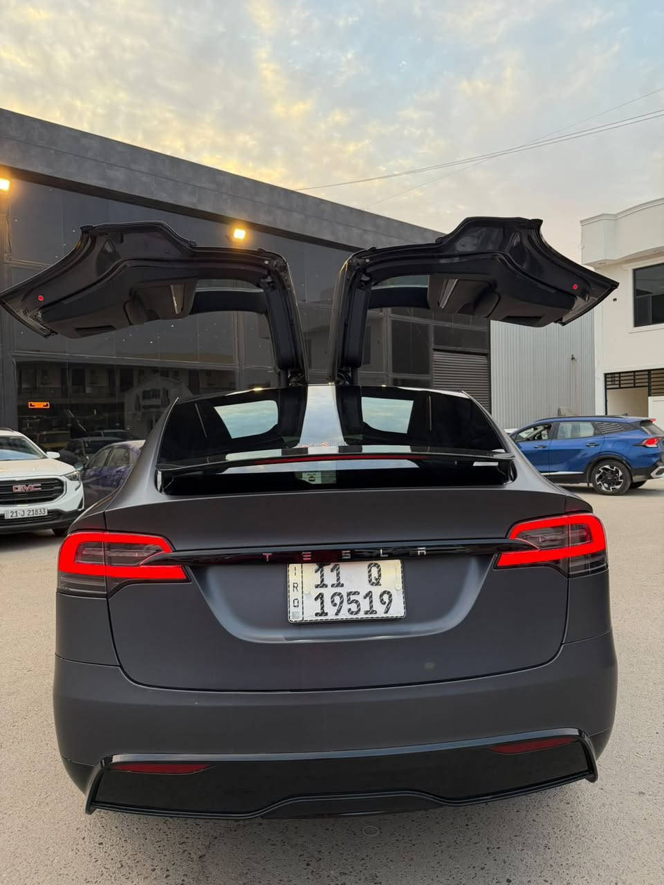 السلام عليكم
تسلا مودل X SUV
6 راكب
موديل 2023
مبدل فقط جاملغ ايمن
بدون دواخل
ماشيه 30 ألف
رقم بغداد رقم انكليزي
السياره مغلفة PPF ضمان عشر سنوات
700 حصان
السيارة مسجلة بأسمي 
مراوس بتاهو او جمسي يوكن
للتواصل: ***********
