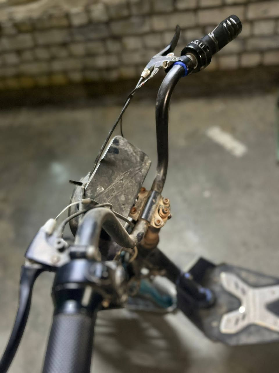 سلا عليكم
غراض دراجه شحن للبيع تفصيخ حجم عشرين

ويل امامي سعر10
ويل خلفي سعر 20
عقل سعر 15 جديد
ماشه سعر 15
سكان سعر 10
دبلات زوج سعر 5
ستان خلفي سعر 3
جاملاقات زوج جدد سعر3
هاذا رقمي متواجد فيس وتساب ***********
