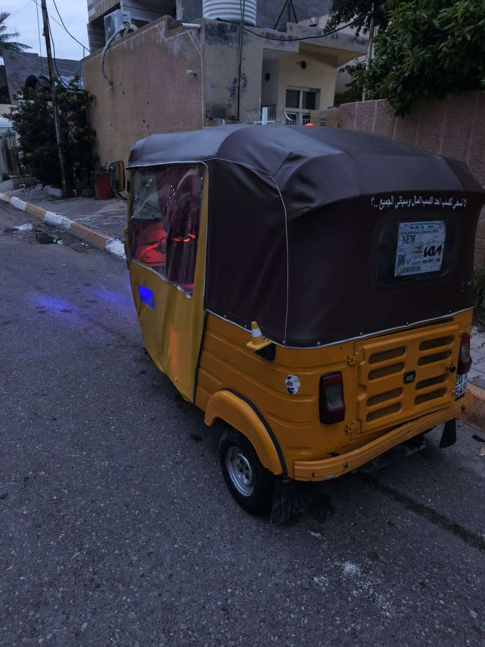 السلام عليكم تك توك اللبيع موديل 2018  ارقام انكليزي تحويل ثاني يوم مكينة خير من الله تعمير جديد التك توك نضيفة وكاعدة بس يرادلها شوية ترتيبات قليلة المو شراي لا يطب ويضل يحجي السعر 5ملاين و 300وبيها مجال حك الجية مكاني ديالى بعقوبة التحرير الرقم *********** متواجد عل اتصال وخاص
