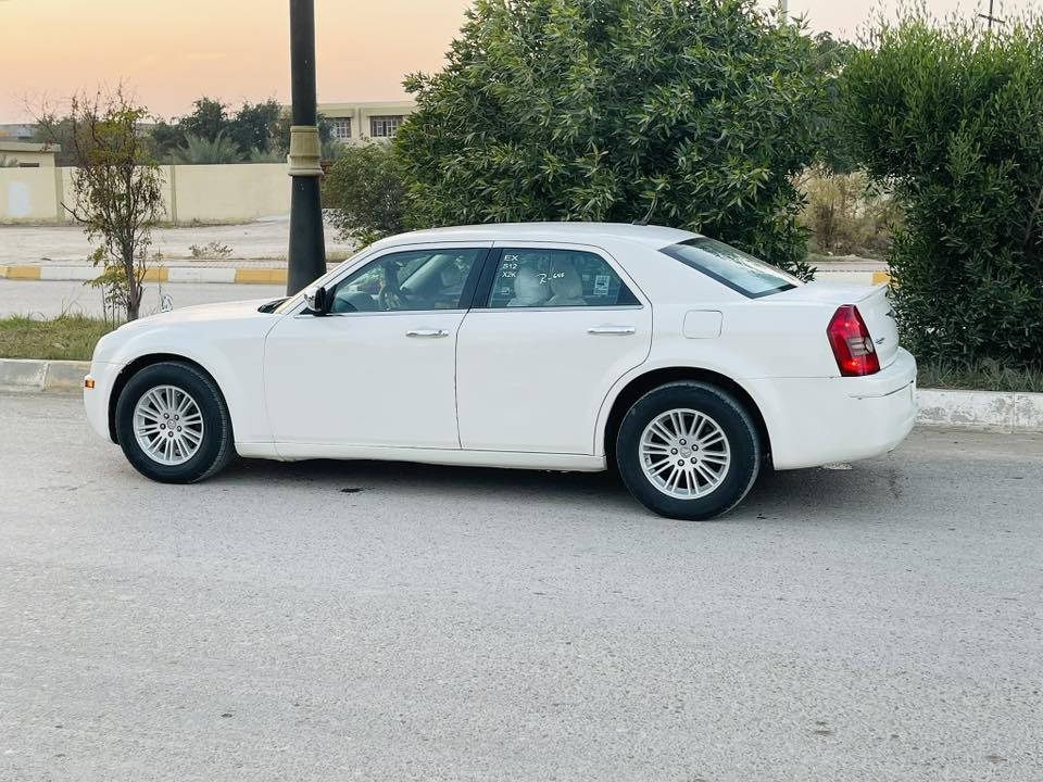 السلام عليكم للبيع  او الامراوس حسب القناعة السعر ١١٥ وبية مجال اوباما  موديل ٢٠٠٨ صبغ حزام جاهز للاخير رقم دولي وهزه جديدة اسليمانية تحويل مباشر مكان السيارة صلاح الدين ناحية الاسحاقي ***********
