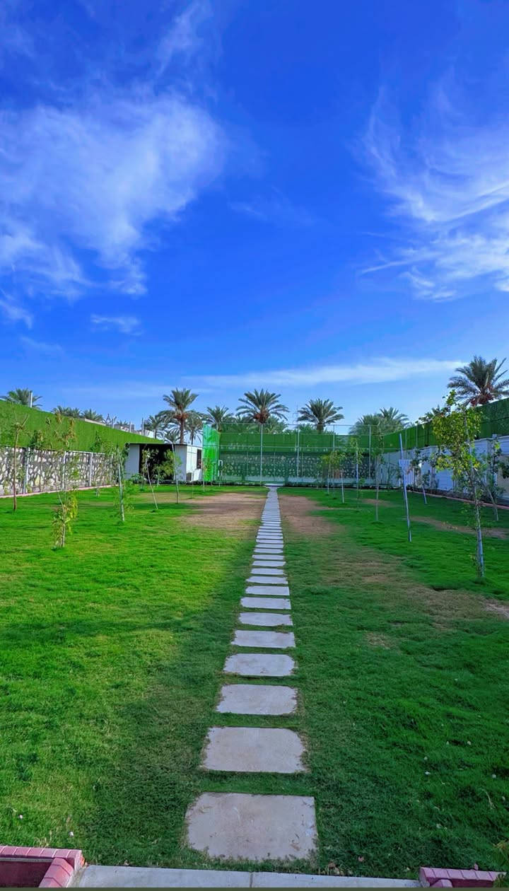 أهلاً وسهلاً بكم في منتجع ومزرعة القمة الترفيهي للأيجار اليومي في بغداد🌿🌴 موثقة من تطبيق أجرلي _Ajirly
رقم الحجز : ***********
مساحة المزرعة دونمين ٥٠٠٠ متر 🔴

مسبح كبير بمساحه ١٥  الطول والعرض٩

مسبح للأطفال 

جاكوزي 🔴

جلسه داخل المسبح 🔴

جلسه عربية 🔴

البيت vip مساحة ٤٥٠ متر 🔴

غرفه نوم سويت وايضاً غرفه نوم منفصله🔴

مطبخ تركي مؤثث بالكامل 🔴

قاعه كبيره للمناسبات🔴

مساحات خضراء واسعه وبستان 🌴🌿

باربيكو للشواء 🍡🥩🍗

ملعب كره قدم

فيشة بليارد منضدة
 هاتف الحجز : ***********
