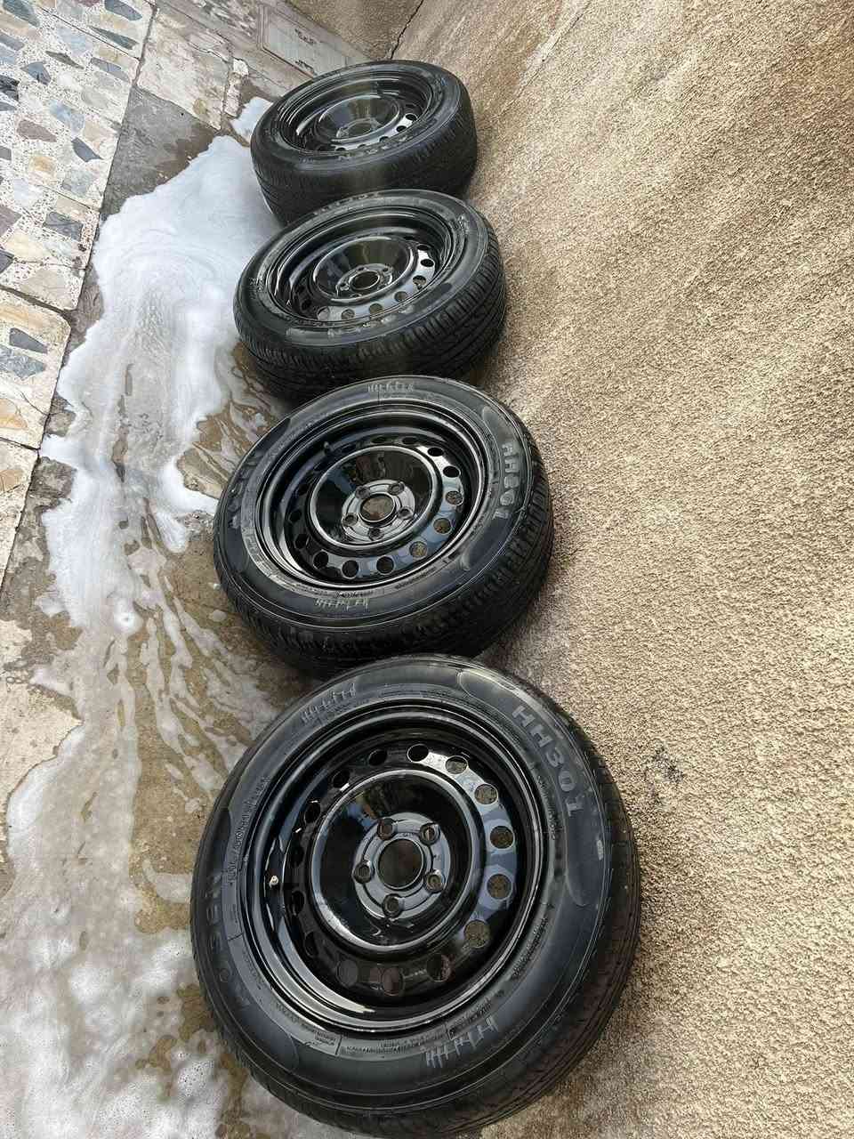 السلام عليكم تخم ويل حجم 16 وتايرات للبيع السعر200 الف مكان بغداد الدوره ***********
