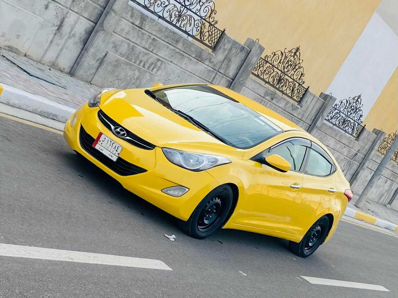 السلام عليكم للبيع هونداي النترا موديل 2013 وارد امريكي بيه تبديل جاملغ امامية فقط بدون داخل شرط والباقي مكفول كفاله عامه من ضربه وتبديل كله ليبل واحد موصفات تحكم تدفه بل كشنات  داخل بيجي مكينه 1800 دوش ما مفتوحه سنويه لغايه 27 مصفره هيه وغرمات السياره جديده حيل وجاهزه شرط احله من صور اي نقص مابيه سياره كير مكينه حداديه تخم تاير تبريد السعر 105 بيه مجال بسيط لاستفسار اكثر لاتصال على الرقم *********** مكان السيارة كربلاء مكلف بل نشر كربلاء, العراق
