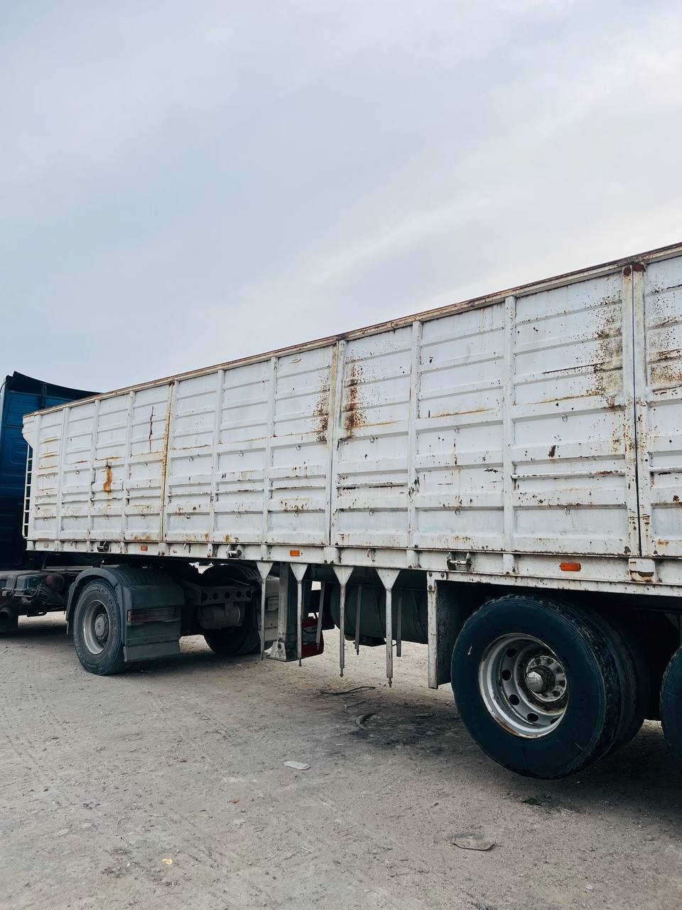 سلام عليكم عربانه غسان أربع محاور جوبليس صيني ثنين رفاع طولها 12/50 شاصي 14 لافطر ولاكسر مطبخ ثلاجة كهربائيات هوا جاهزه من جوه الشغل السعر 140 💲 وبيها مجال للتواصل ***********  وبيه واتساب مكلف بالنشر
