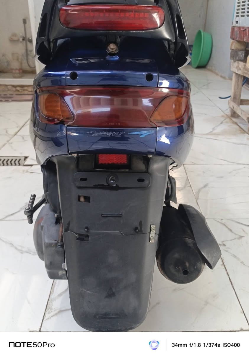 سلام عليكم دراجه فراشه فحل للبيع مكينه مامفتوحه كهربائياته شغاله نكره سلف اشاير شغاله كلوب خلفي امامي شغالات بريك عنبار أصلي الدراجه تخبل صوتها ناعم الدراجه صارلها نازله من الحاويه سبوع الله شاهد السعر 575 وبيها مجال بسيط المكان النجف /*********** الدراجه مال حاويه يشهد الحسين
