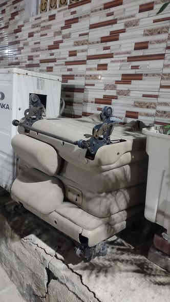 كشن يوكن خلفي   نضافه شوفت عينك للعلم ما غاسلهن   سعر 100 وصفاحيات  قطعه جبيرا لون بيجي مكعب ول صفاح جوزي فاتح سعر 65نجف ***********
