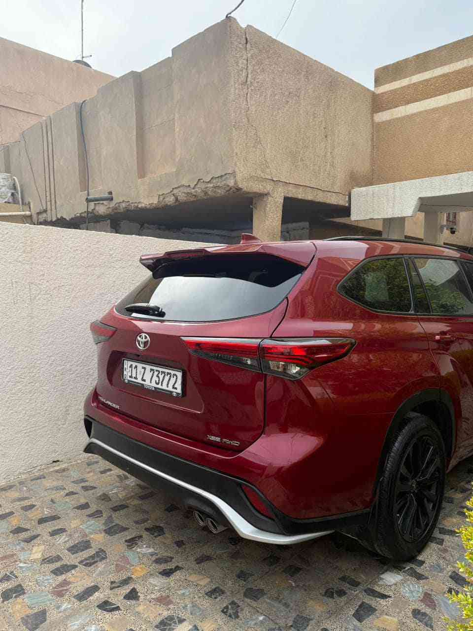 السلام عليكم اخوتي 
للبيع تويوتا هايلاندر XSE
موديل 2023
 رقم بغداد تحويل مباشر
ماشيه 19 الف بعده وضع شركه السياره
حادث السياره موضح بصوره طرف البنيد بارد 
وجاملغ امامي كلير من امريكا
المواصفات  XSE 
فتحه سلايد
كشنات جلد
تحكم ستيرن جهتين + مثبت سرعه
بصمة تشغيل 
جنطه كهرباء
٣ قطع تبريد
رادارات خروج عن المسار ومانع انصدام
حساسات امامي خلفي
بصمة ابواب
7 راكب وكشنات منفصل Vip
بنزين مو هايبرد والمحرك 4 سلندر تيربو
بلاك اديشن ويل 20 
دفع رباعي + شحن كار بلي
 السياره وضع شركة جديده
ومابيه كل نقص 
ورادارات وبيه مواصفات هواي بعد معروفه بل XSE
رقم الشاصي 5TDKDRBH8PS509135
 السعر  325. ورقه وبي مجال 
مكانه كربلاء ***********
