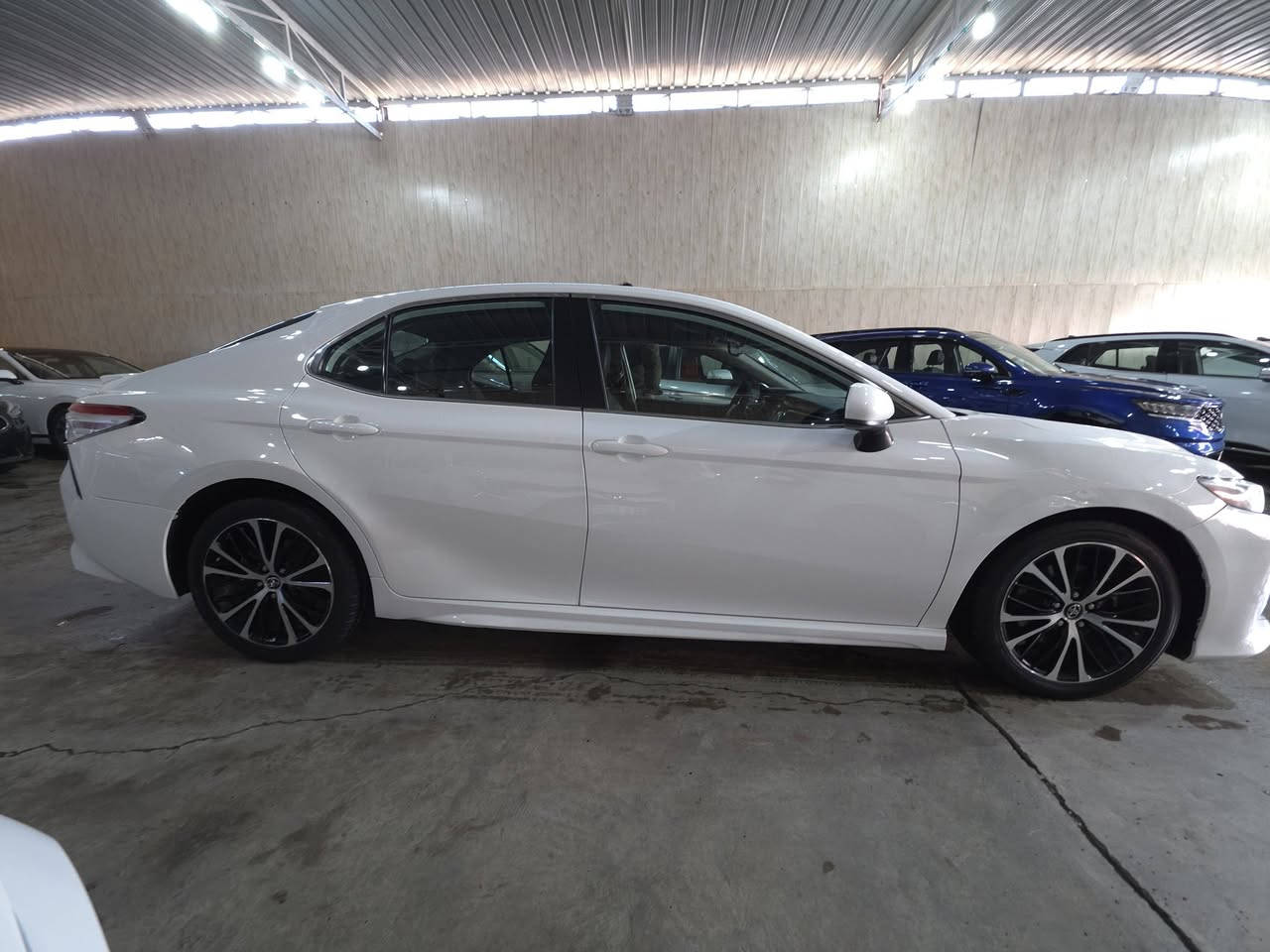 كامري موديل ١٩ وارد امريكي حادث جاملغات وبنيد بيه بل شاصي شويه مكاني بغداد معارض البياع شراي يتصل ويدلل
سعر١٤٣ وبيه مجال ***********
ماشيه ٨٥ مايل  مكينة دوش جديده صدر دجديد تخم تاير جديد
