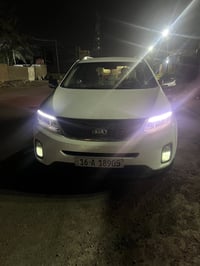 سورنتو 2014 بيها قطعتين  المقدمه 75  والقسط 450 للموظفين فقط 078097845...