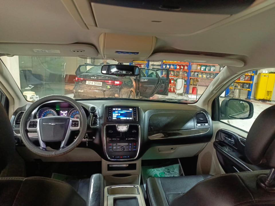 سلام عليكم
اعادة نشر بسبب الوعود الكاذبة

كرايسلر كرفان تاون كانتري

2013

رقم بغداد 

السيارة وارد كندي كلين تايتل بيها جزء صغير بالصندوق بسيط مصبوغ اثر طخة

فول مواصفات

بيبان كهرباء

صندوق كهرباء

كشنات جلد

كشن السائق كهرباء

كامرة خلفية

حساسات خلفية

شاشة خلفية

بلوتوث

ماشية 96 الف كيلو متر

مكينة كير كهربائيات كفالة

سعر 160 ورقة 

مكانها بغداد حي العامل شارع 30

***********
