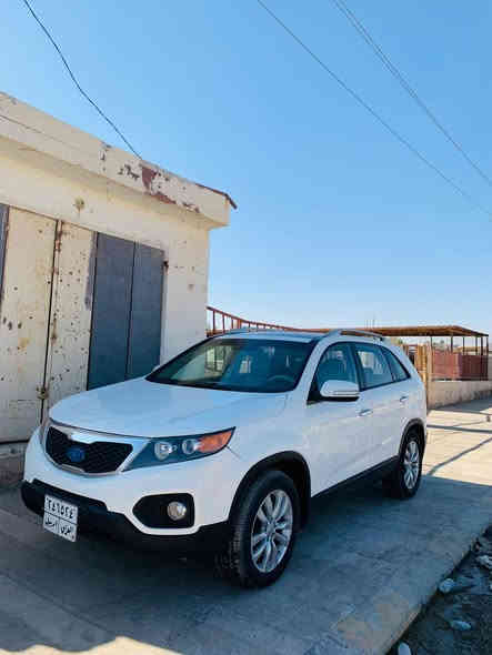 سلام عليكم 
كيه سيرانتو 
موديل 2012
خليجي محرك 6
فول موصفات صبغ بيها
مكانين راش بدون دوخل سياره 
محرك كير صدر تبريد ثلج تخم تأيرات كلو شرط السعر 150وبيها مجال شراي اتصال هاتفي ***********مكان بيجي
