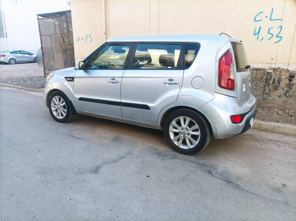 كيا صول 2013
محرك 1600  gti
رقم بغداد سنويه ساقطه
المكان مركز الحله 
ماشيه 90
مكينه نظيفه ما مفتوحه ولا تبخر ولا تنقص  تبريد شغال
باتري صدر تايرات 
بيها جراد ... واضح بالصوره
السعر 78
*********** حلة, بابل
