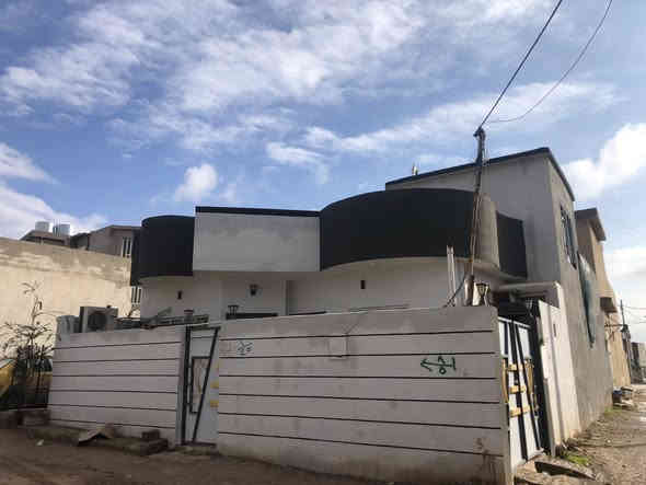 السلام عليكم بيت معروض للبيع
منطقة حي الملايين الثانيه يبعد عن شارع ٤ دقائق
بيت ركن مساحة بناء 160 بناء كامل
غرفتين+ممرات ثنين+هول+صحيات+مطبخ حار وبارد ومخزن+ استقبال
سعر البيع 90
رقم تواصل ***********
