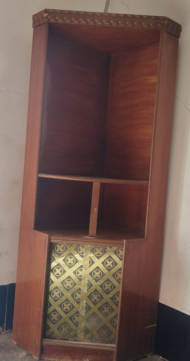 غرفه نوم للبيع نظيفه ومرتبه سعرها 400 الف *********** رقم الهاتف لشراي 
العنوان الفلوجه صقلاويه
