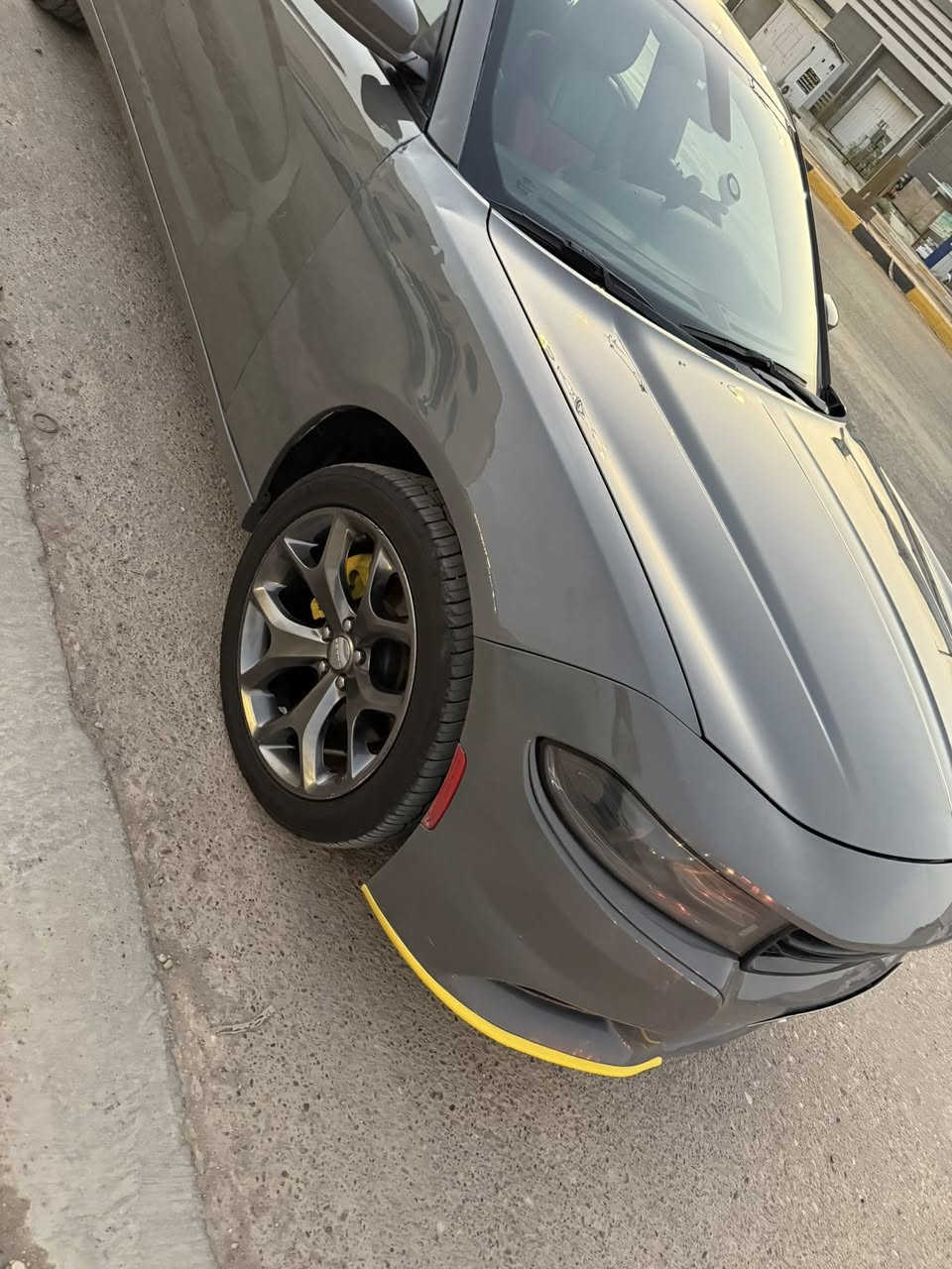 جارجر 2018خليجي
مواصفات السيارةsxt
شاشة كامرة دوارة 
تحكم ستيرن 
لايت زنون 
ماشية 97الف كيلو
تخم تاير امريكي اصلي 
تشغيل عند بعد
السيارة جديدة وحلوة وجاهزة من كلشي 
بيهة قطعة فقط صبغ بدون ايرباك ولا معجون مكان تواجد السيارة ديالى بعقوبة 
لاتصال ***********
