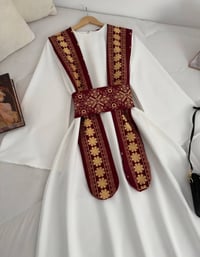 فستان • مقاسات ٣٨-٤٨ • توصيل ٣