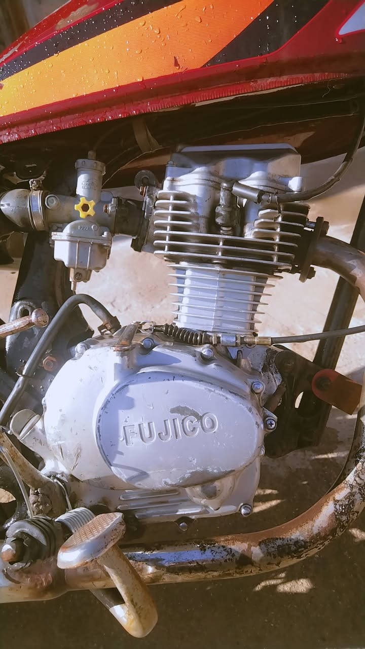 دراجه إيران لبيع دراجه محركها نضيف ونشيط دراجه حلوه ومرتبه مكاني القرنه سعر 225 وبيها مجال حك الجيه ***********
