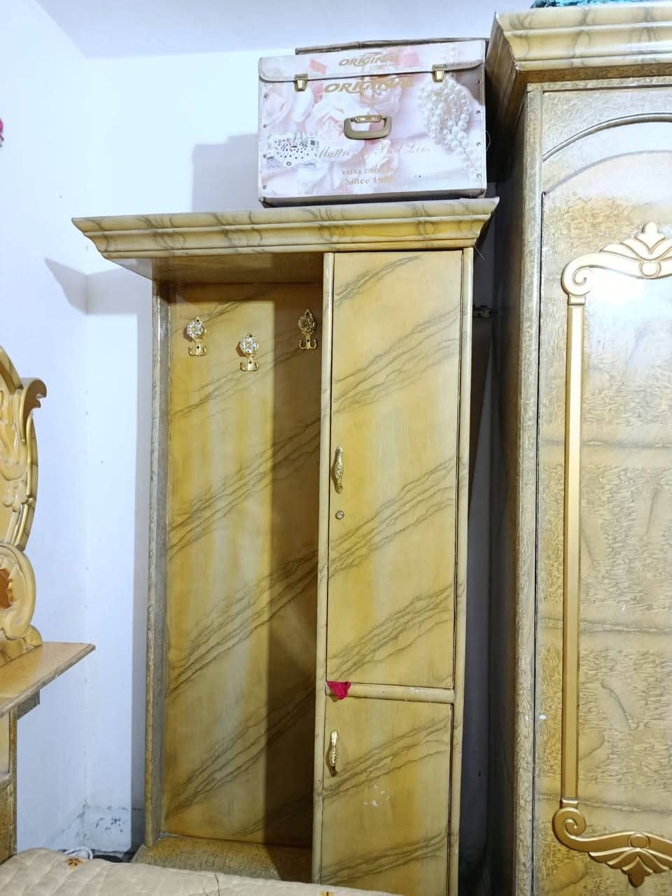 غرفه نضيفه البيع الستفسار ع رقم ***********
