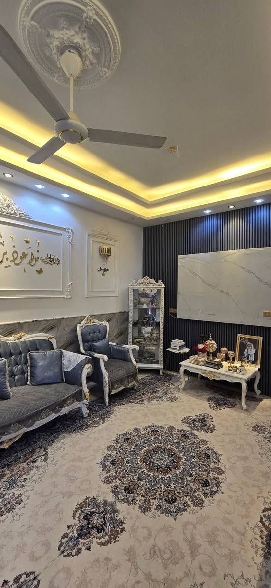 سلام عليكم دار للبيع طابقين 6 غرف نوم مساحه 200 متر ركن على شارعين بناء جدا حديث نوع العقار طابو زراعي سند 25 خدمات كامله تبليط مجاري ماء كهرباء 
🏁🏁 العنوان طويريج حي ابو جوعانه الزراعي 🏁🏁
🏁🏁 شارع اسواق هدايانا  

السعر السعر 288 مليون مع المجال 

السعر وباقي التفاصيل الاتصال على الرقم 
*********** عقارات ابو امير 
عنوان المكتب حي الضباط مقابل كهربائيات ضوء القمر
مكتب عقارات الهندية مجيد ابو امير
