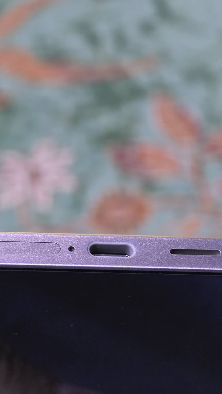 السلام عليكم
S 25Ultra 
الذاكره 1 تيرا 
بحاله الوكاله استخدام بسيط تصوير وتصفح 
مده الاستخادم شهرين وشويه 
كامل ملحقاته ضمان سنه كامله عين الفهد 
سعر الجديد 1950
السعر المطلوب 1550 نهائي 
مكاني بصره قضاء المدينه


**إذا كنت صاحب هذا الإعلان وتريد حذفه لأي سبب، رجاءا أرسل رسالة إلى الدعم الفني**