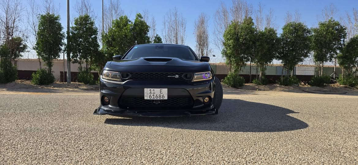 🔥 Dodge Charger SRT 2023 Last Call للبيع
سيارة Dodge Charger SRT موديل 2023 (Last Call)
محرك 6.4 HEMI V8 سياره بدون ضربه بدون لغد بدون شاصي  بدون ايرباك دواخل كفاله
🚗 الممشى: 40 ألف ميل
المواصفات
• شاشة كبيرة
• رادار + بريك تلقائي
• كاميرا خلفية
• حساسات أمامية وخلفية
• فتحة سقف
• مقاعد جلد
• تدفئة مقاعد
• تدفئة ستيرن
• نظام صوت Beats
• بريكات Brembo كبيرة
حالة السيارة
• السيارة بدون حادث 
• تقريرها حريق بسيط في المحرك
• تم تبديل الضفيرة الأمامية + الثلاجة فقط
• البنيد مبدل
• صبغ بسيط في الجاملك عكس السايق بسبب شخوط
• التبديل غير مفتوح
• الدعاميات أصلية
• بدون فتح إيرباغ
• صور الحادث متوفرة
معلومات إضافية
• رقم بغداد
• تحويل ملكية ثاني يوم
• سيارة نظيفة وما تحتاج مصروف
💰 السعر:  265
***********
