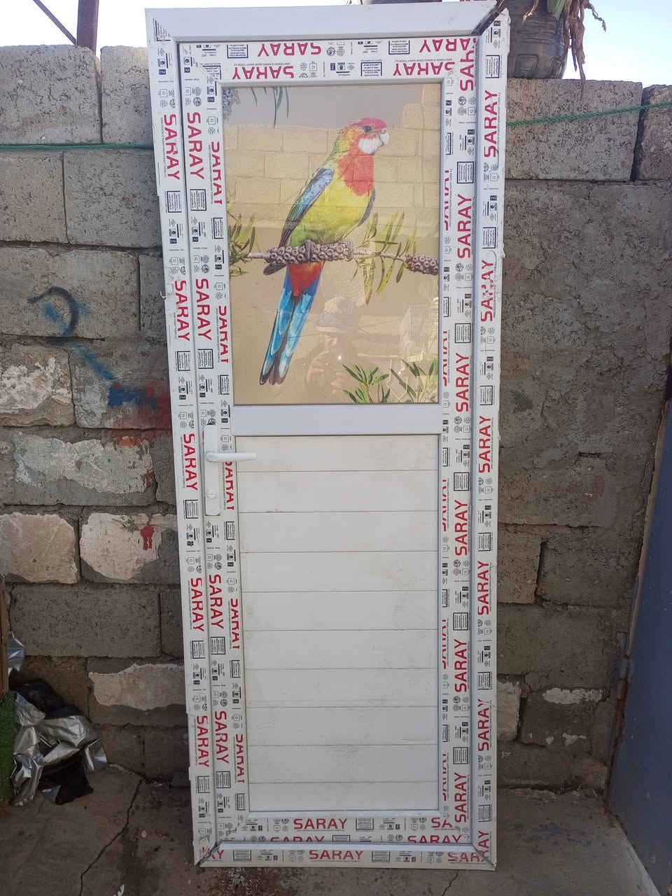 باب طول 2متر.     عرض.  75سعر 50الف***********1
