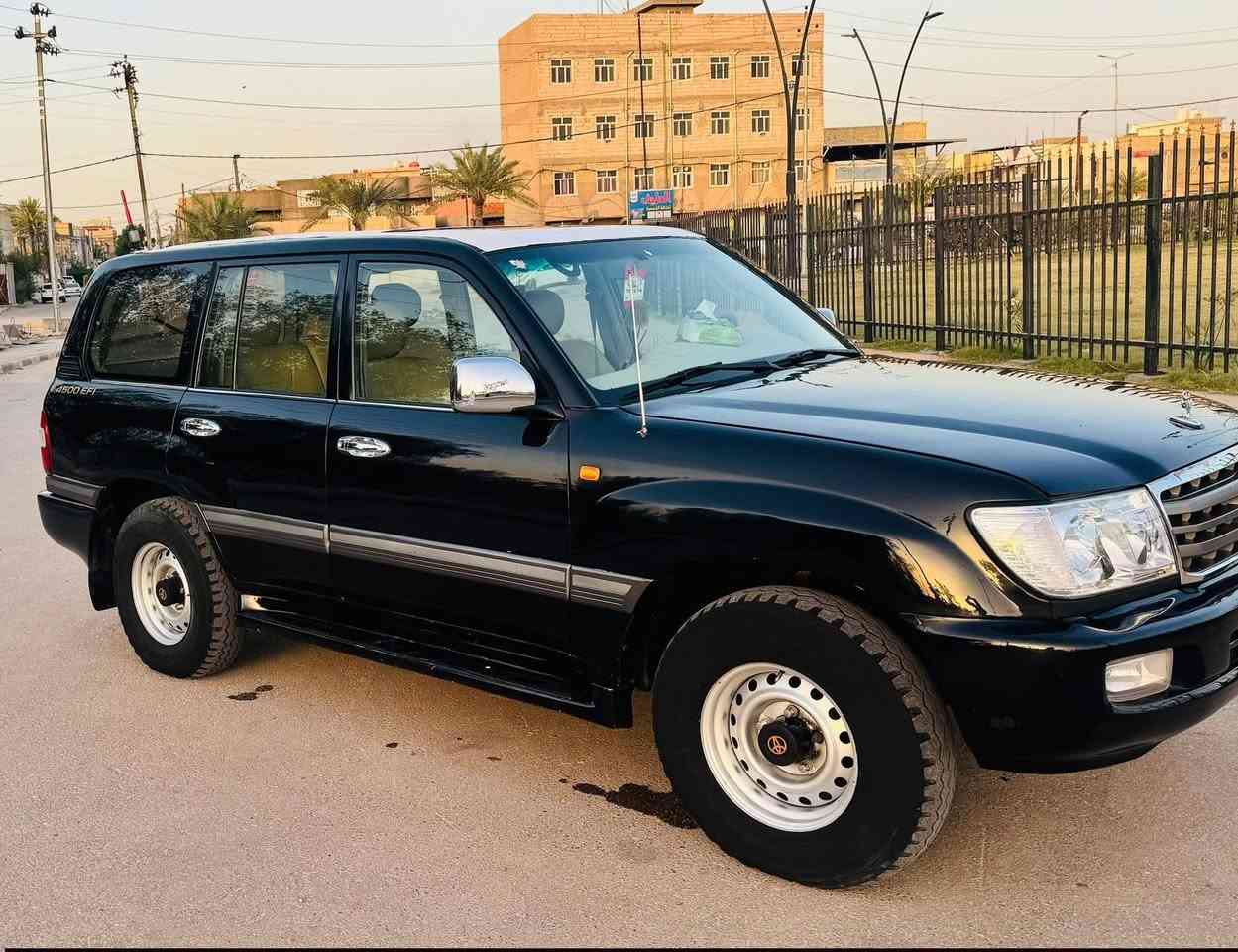 لاندكروز موديل 2003 صبغ عام جماليه مكفولة من اي حادث كير محرك  حدادية مكفولات. جاهزة من كل شي رقم نكليزي بأسمي موجودة بالنجف  مالك نجف ب115 وبيها مجال ترهم نقد واقصاد. للاتصال ***********
