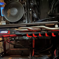 GTX 1070 8GB ياخذ بور ولكن فقط صورة ميعرض  السعر ٣٥ الف ٠٧٧١٣٤٩٩٦٠١ وا...