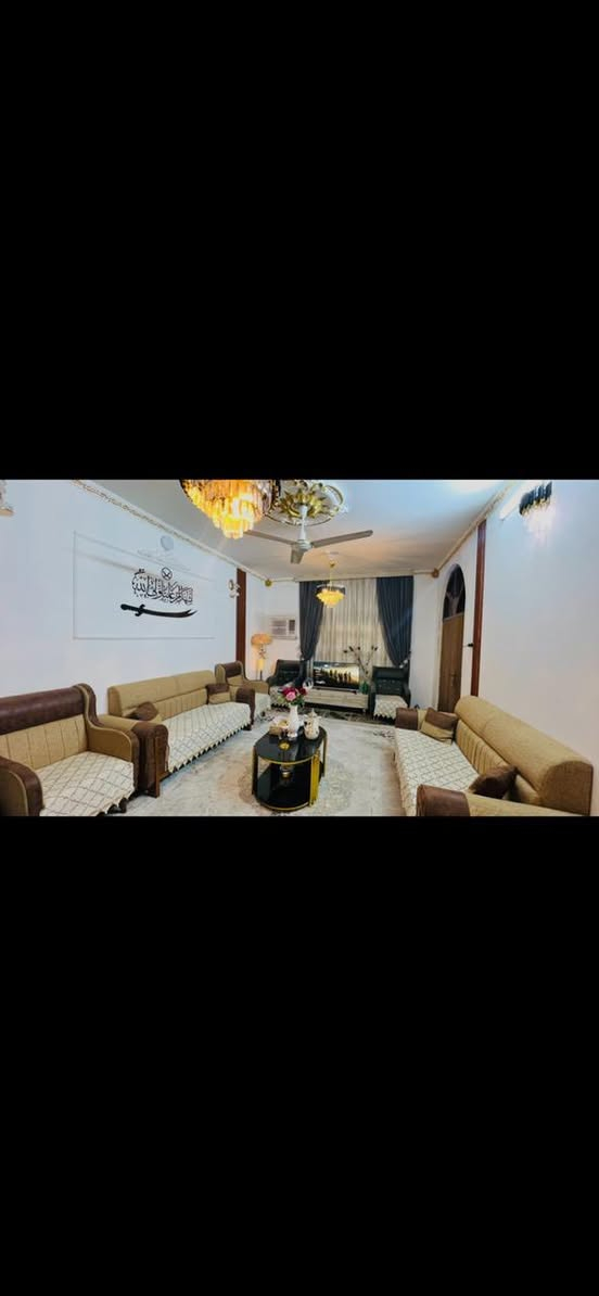 بيت 🏠 للبيع في أرقى منطقة في بابل وتحديداً في شارع 40بستان الحلو ⭕️سادس بيت عن الشارع منطقة حلوه وتبليط ومجاري وحدائق منطقه راقية ⭕️البيت يتكون من صالة ومطبخ ومجمع صحيات فوك وجوه يتكون من 3غرف وهول وكراج مثل ما اموضح بل صورة للتوضيح البيت ⭕️✨مساحتة160م الواجه12⭕️للتواصل ✨***********يتوفر واتساب

