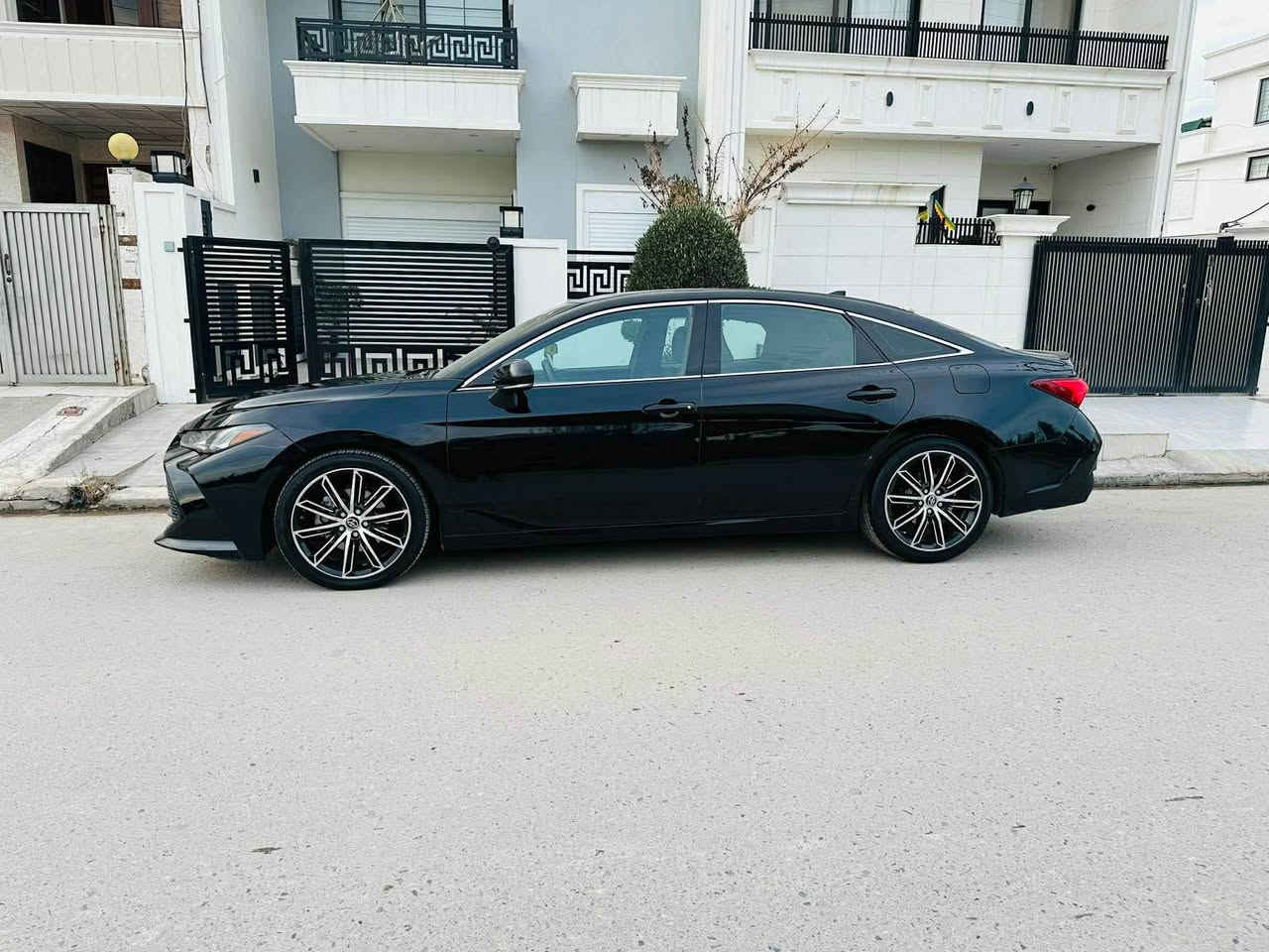 2019TOYOTA AVALON TOURING

موديل: 2019 ✅
مكينة: V6 3,5 🦁
ماشية: 195 الف كيلومتر
لون : اسود

رقم الشاصي 4T1BZ1FB1KU009083

‏‎مواصفـات تورينك 1/1

‏‎  داتا شـو (لاينر) + كيج (عداد) الكتروني
‏‎ فتحة سقـف
 رادار امامـي
‏‎  رادار 360 درجة + رادار نقاط عمياء
‏‎ رادار تحديد مسار وخطوط شوارع
‏‎ كشنات هيتـر + كشنات تبريد + خزن ميموري 
ستيرن هيتر
ليد داخلي
‏‎  لايت اوتو عالي ناصي +
‏‎ تشغيل عن بعد
‏‎ اوتو ستارت + اوتو هولد 
  ECO+NORMAL+ SPORT+SPORT+
‏‎ سستم صوت سماعات JBL
‏‎ مواصفات هواية متنعد ذكرت عدد منها

داخل جلد اسود 
 مكينة مفتوح بشرط

سيارة ب اسمي تحويل مباشير 

ملاحظة باب و جاملغ خلفي مصبوغ ١ قطعة كلير ايرباك بس البردة مرجع سيستم

بدون داخل بدون ارباك

السعر ٢٢٥ 💵 ماكو بهيج سعر بهاي المواصفات وبهيج نظافة

‏‎العنوان: اربيل.

***********☎️

 ‎واتساب - اتصا  ✅
0️⃣7️⃣5️⃣0️⃣4️⃣3️⃣2️⃣8️⃣9️⃣6️⃣6️⃣ أربيل, العراق

