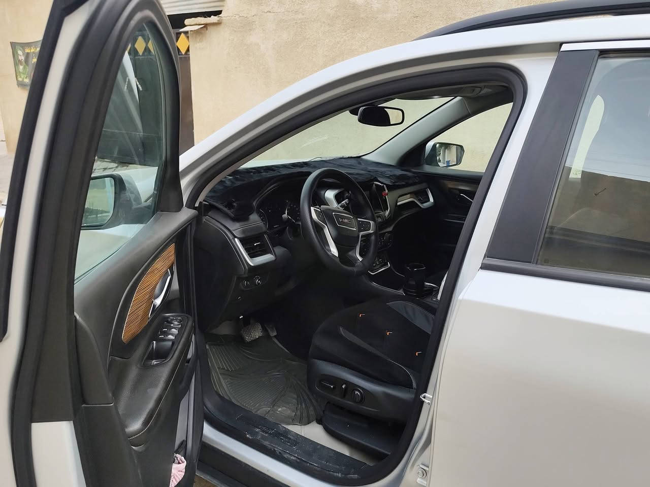 جمسي  تيران 2021  GMC  SLE

لون السيارة سلفر  

السيارة ماشية : 120 الف ميل استخدام شخصي فقط 
 كير + مكينة مكفول بيع فقط

الضرر : حادثها صندوق مبدل نفس اللون وبيه بارد جامع فقط  بدون دواخل بدون شاصي 

1 -اضواء امامية LED 
2- اضواء خلفية LED   
5-كامرة خلفية قلابه 
6- بصمة تشغيل وأبواب وصندوق 
7- اوتو بريك توقف ذاتي 
8- كشنات جلد وتحكم كهرباء 
9- دسك امامي خلفي 
10- رادار امامي 
11- شاشه كبيره 
12- فول تحكم ستيرن 
13- كير دكم 
14- هاند بريك بصمه 
15-مري كهرباء 
16- تبريد قطعتين
17- سستم صوت vip
18- اوامر صوتية    
21- ماوس تحكم بأنظمة القياده 
24- نضام ABS مانع انزلاق
25-اوتو ستوب 
26- محرك السيارة 1.5 تيربو 
  
السعر : 170 ورقه وبيه مجال بسيط 

مكان السيارة البصره- الزبير

 *********** واتساب او اتصال
