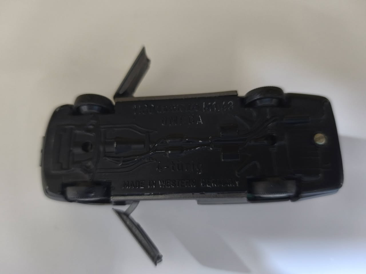 السلام عليكم .
للبيع سيارة حديد حجم 43 نوع اوبل صناعة الاماني . 
السعر 25000 دينار فقط يتوفر توصيل .


**إذا كنت صاحب هذا الإعلان وتريد حذفه لأي سبب، رجاءا أرسل رسالة إلى الدعم الفني**