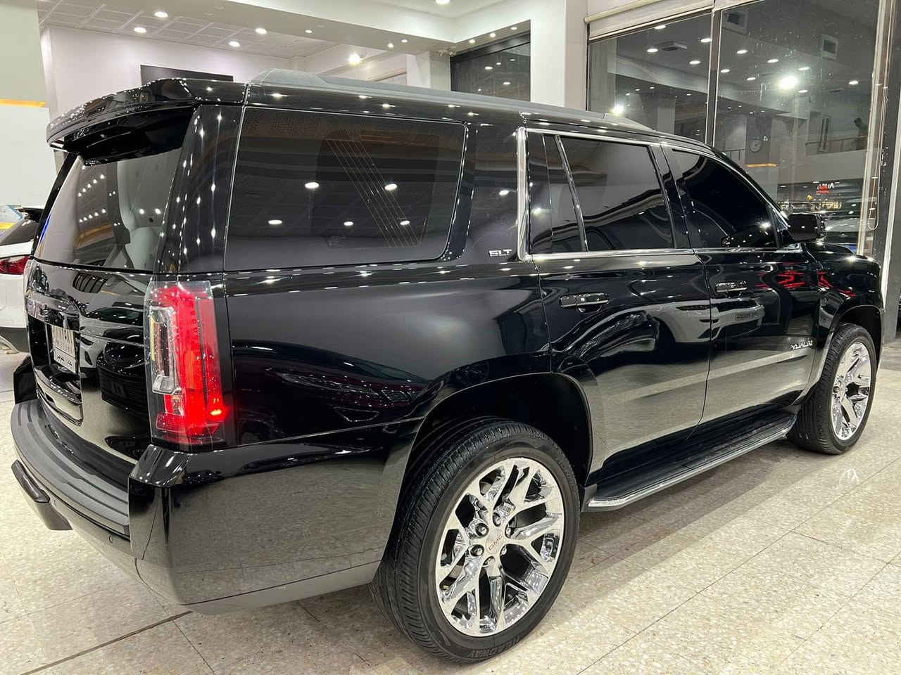 #المركبة   : جي ام سي يوكون اسود 2018 فئة SLT
#الضرر     :  جاملغ امامي ايسر مع بنيد ودعامية مع البدنة 

#الرقم     :  السيارة حرة ورقم بغداد 

المواصفـــــــــــــــــات

✅جي ام سي يوكون اسود 2018 فئة SLT 

✅ محرك 8 سلندر 5300

✅ ويل كب اصلي حجم 22 اصلي مع طقم تاير #جديد  

✅ لايتات زينون عالي وواطئ اصل مع كشافات دعامية 

✅ بصمة للابواب الاربعة مع بصمة تشغيل مع تشغيل عن بعد

✅ قبق الجنطة كهربائي شفط مع بصمة للباب 

✅ مرايا جانبية شفط كهرباء مع اشارات داخل المرايا 

✅ المرايا حساسة وعاكسة للضوع العالي 

✅ حساسات الاجتياز الجانبية 

✅ حساسات امامي خلفي اصل 

✅ كاميرا خلفية اصل دوارة مع الستيرن 

✅ غرفة السيارة جلد اسود اصل 

✅ تحكم كهربائي متكامل للمقاعد الامامية مع ذاكرة كشن 

✅ تدفئة وتبريد للمقاعد الامامية 

✅ ستيرن كهربائي الحركة وسكليتر كهربائي الحركة 

✅ مقاعد وسطية متصلة 

✅ مقاعد خلفية كهربائية الحركة فتح وغلق 

✅ رادار امامي مانع للتصادم مع التنبيه مع كشن رجاج 

✅ شاشة داخلية كبيرة سلايد مع قاصة خزن 

✅ وباقي مواصفات اليوكون الغنية عن التعريف 

✅ عداد المسافة الحالي177الف ميل 

✅ حدادية جديدة كاملة تبديل اصلية مع فيت بمب اصلي وكالة 

مكاني النجف ***********
