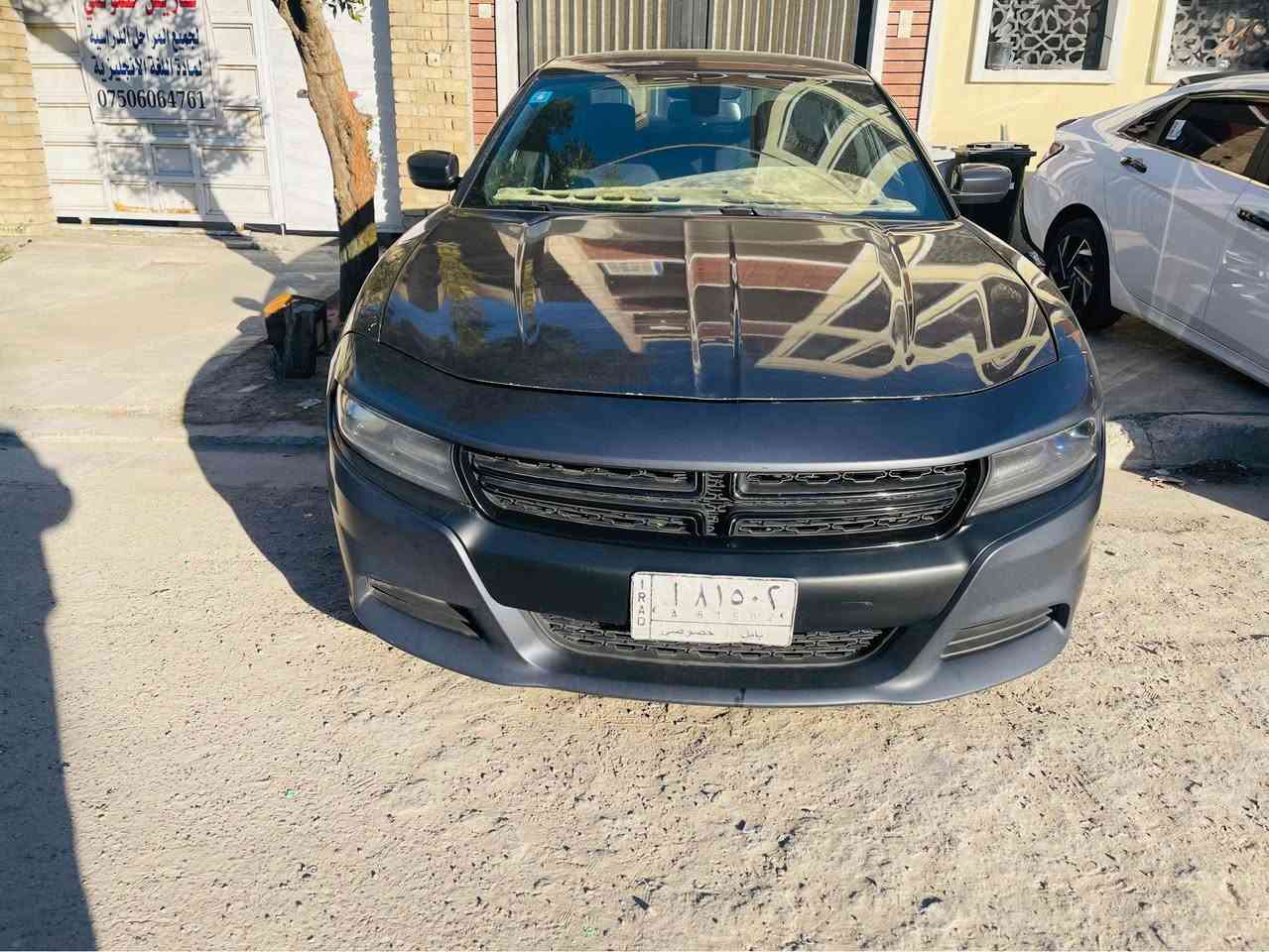 السلام عليكم جارجر موديل ١٦ SXTللبيع فقط مكينه ٣٦٠٠ رقم بابل حادث من امريكا موضح بلصوره وبلعراق بيها باب اليمين الامامي و الخلفي صبغ فقط بدون ايرباك السياره 
مواصفات المعروفه 
شاشه كبيره 
كشنات نص حضن 
كامره +حساسات خلفيه بلاد 
ويل حجم20
حداديه امامي خلفي جديده تخم تاير جديد السياره توني مسويلها ادامه جديده مابيها اي نقص شرط 
السعر ١٤٨ وبيها مجال مكان السياره بغداد حي العامل الشراي يتصل و هذا رقمي *********** بغداد, العراق
