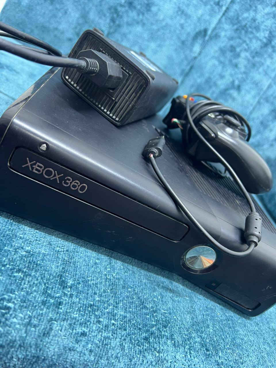 السلام عليكم شباب اكس بوكس 360 شباب البلي نضيف كلش لا مفتوح ولا شي  جوستك2 وذا تريد اكثر دللل العاب كلش حلوه العاب كلفيوتي جيتي اي5 جيتي اي سان اندرياس  بيس 26 فيفا حرب تسلق جبل سبايدر مان رجل أخضر رعب سعره100 وبي مجال راسلني خاص او على رقم*********** وألعاب بي اكثر هم
