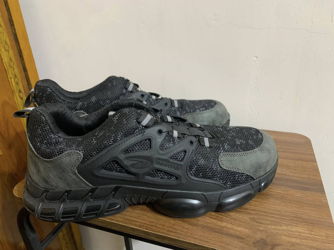 سيفتي بهذا الشكل  الرياضي الحلو اول تم ٢٠ الف ماركه  قياس ٤٧


**إذا كنت صاحب هذا الإعلان وتريد حذفه لأي سبب، رجاءا أرسل رسالة إلى الدعم الفني**