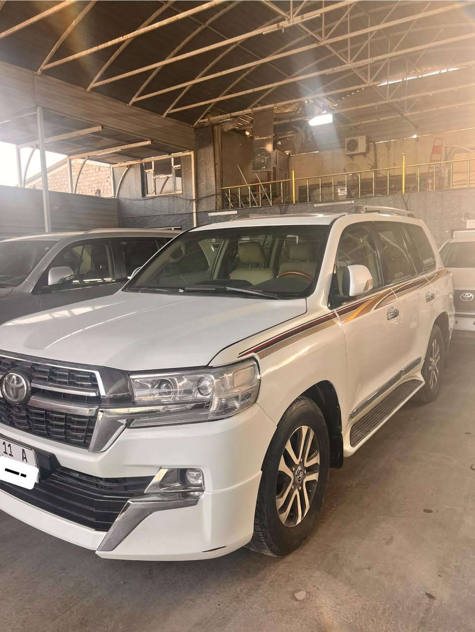 السلام عليكم لاند 2011 محدثه  مصبوغه عام لا جفيه ولا كلبه ولا هم يحزنون رقم بغداد الجديد جاهزه  بيها  كم نقص بسيط مكاني بغداد السيدية  سعرها 275$ 
***********
