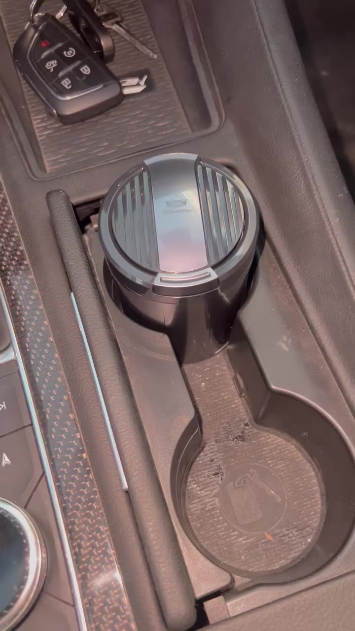 السلام عليكم تم وصول كفر بصمه جميع سيارات كديلاك كروم تجي هيه وملحقاته وايضا ستان مناضر  لسيارات كديلاك وطفايه سكائر وحامله ملابس او حقائب للتواصل ***********
***********
