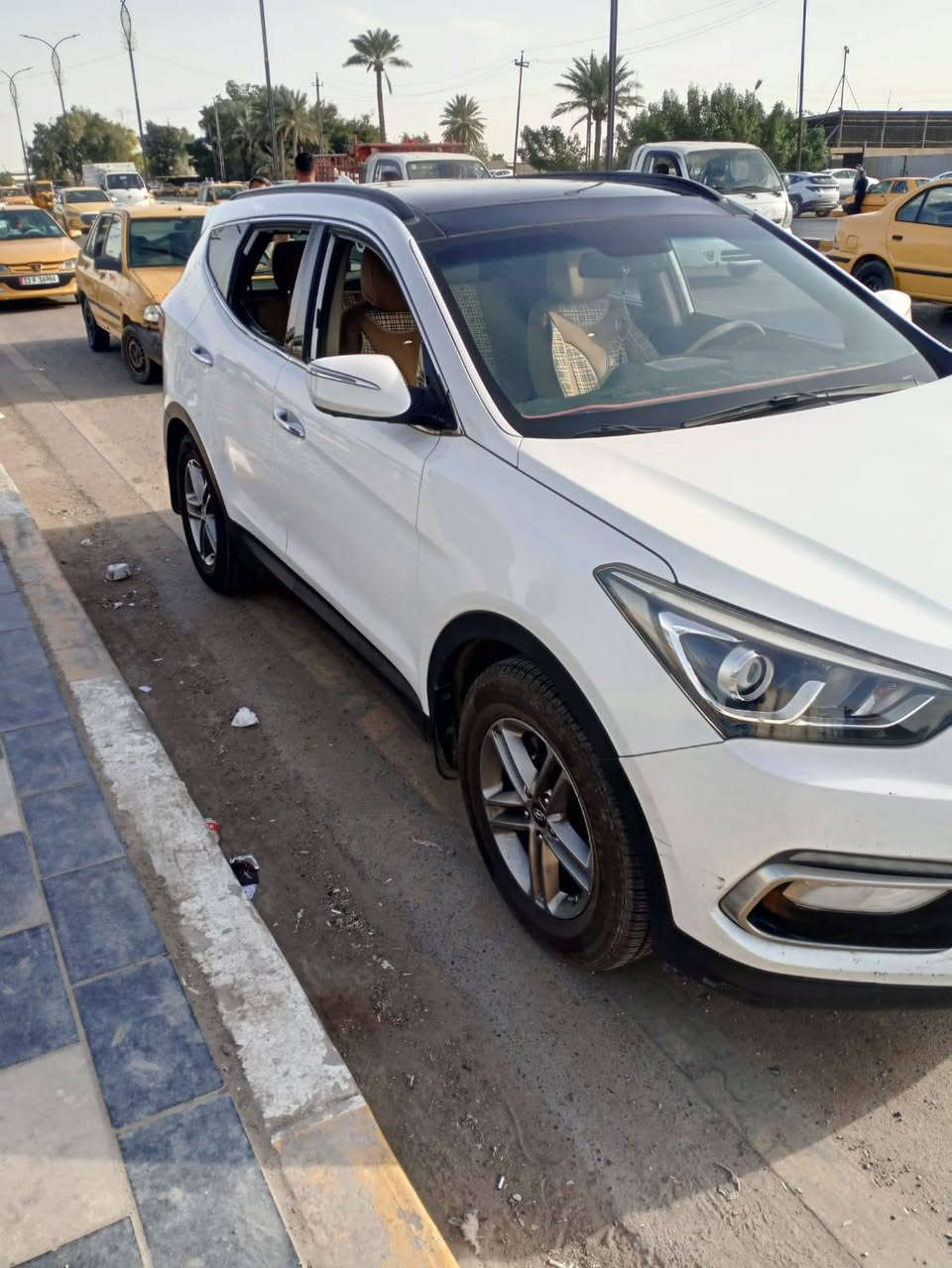 اسلام عليكم اخوان مكلف بنشر سياره للبيع سنتافيه مال جناي فول نضافه احله من لصور تجي وتشوف 
هاذه رقم صاحب السياره ***********
