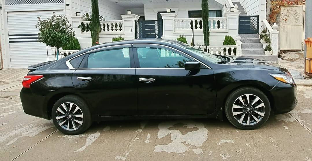 نرخی 105وەرەقە  مامەڵەیەکی کەم شوێن قەزای دوکان 
ئەڵتیما 2017sv ڕەشی قەتران  مواسەفات ویل کرۆم باڵی سەرسنوق ڕاداڕ سوکان تەقەڵ شەغال کامێرا زۆر مواسەفاتی تری  چوارتیەو ویلی لۆکی لەسەرە دوو پارچە بۆیاخە بەتانەی لای سەکن لەئەو روپا گۆڕاوە بەبیلادی بێ بۆیاخ  شانسی سەرە دەبڵ بەشەرت تەنها 100 هەزار میل ڕۆیشتوە گێڕ و مەکینە ی نەکراوەتەوە بەشەرت تەبرید کارەبای گشت گیانی بەشەرت 
ژم ***********
                                   *********** دخان, السليمانية
