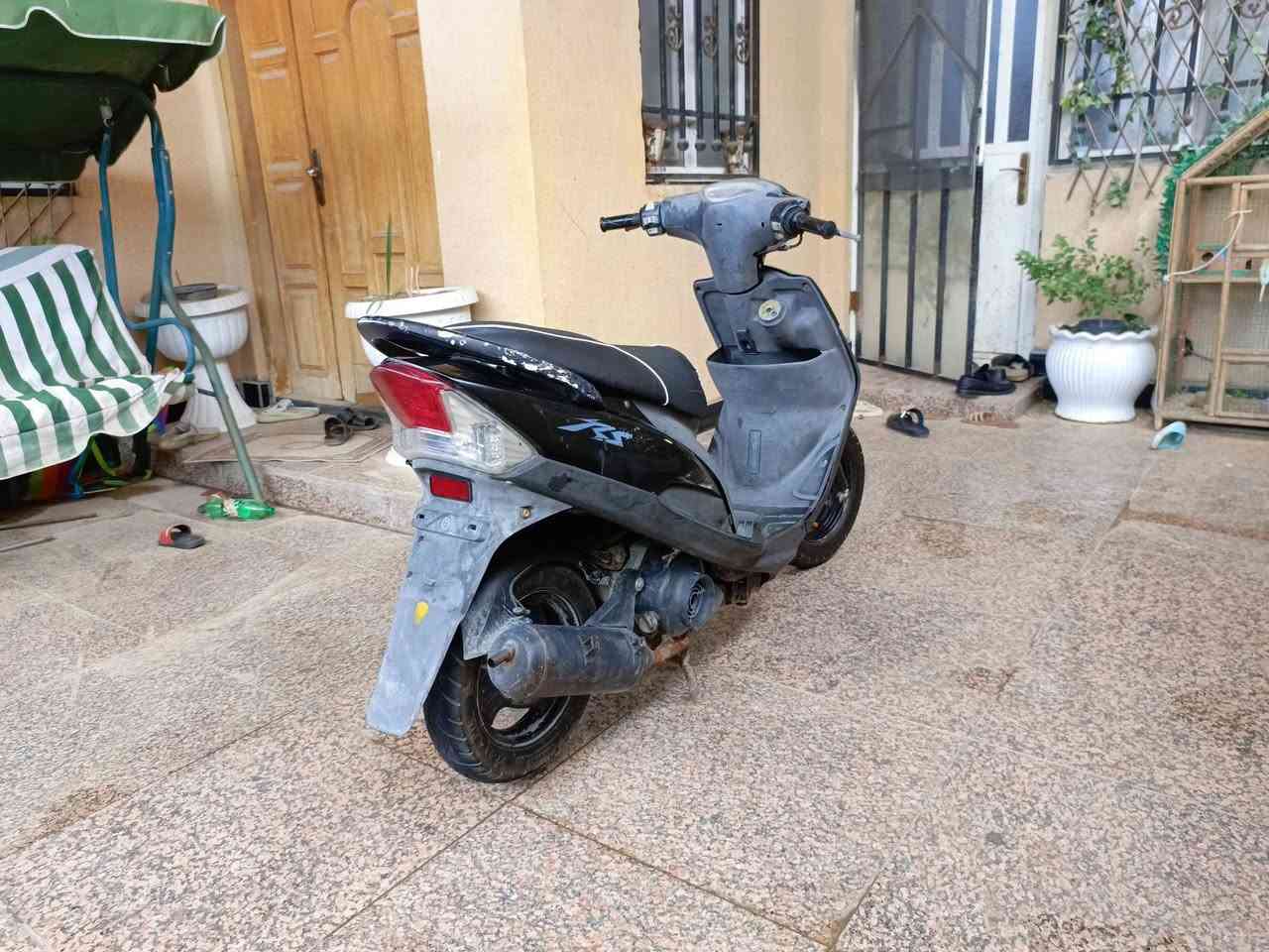 دراجه ماكس عدله نضيفه السعر 850 وبيهه مجال المكينه نضيفه كهربائيات شغاله الشراي يخابرني واتساب ***********
