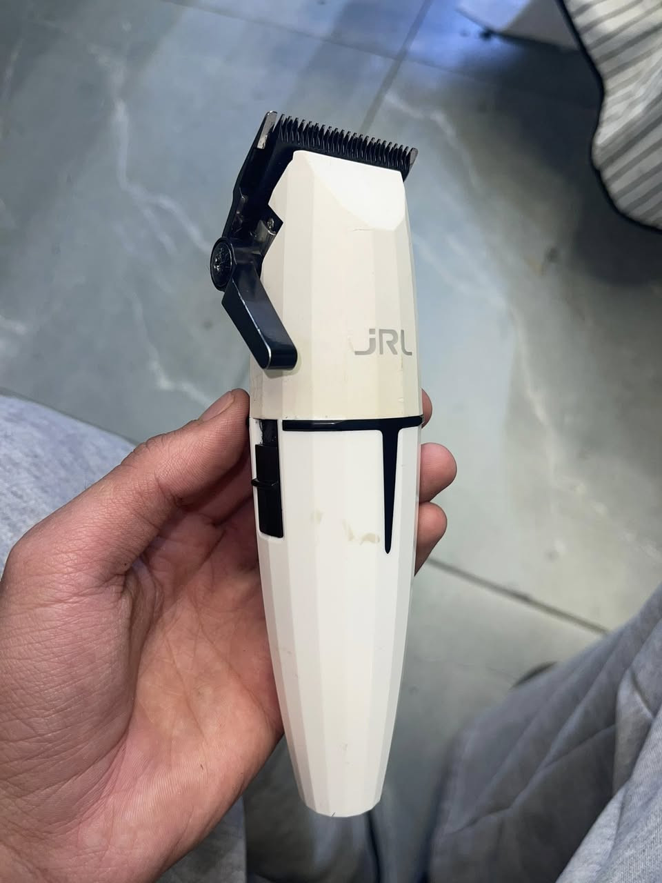 السلام عليكم ورحمة الله
مكينة Jrl الإصدار الأبيض ملحقات كامله 
للتواصل: ***********
