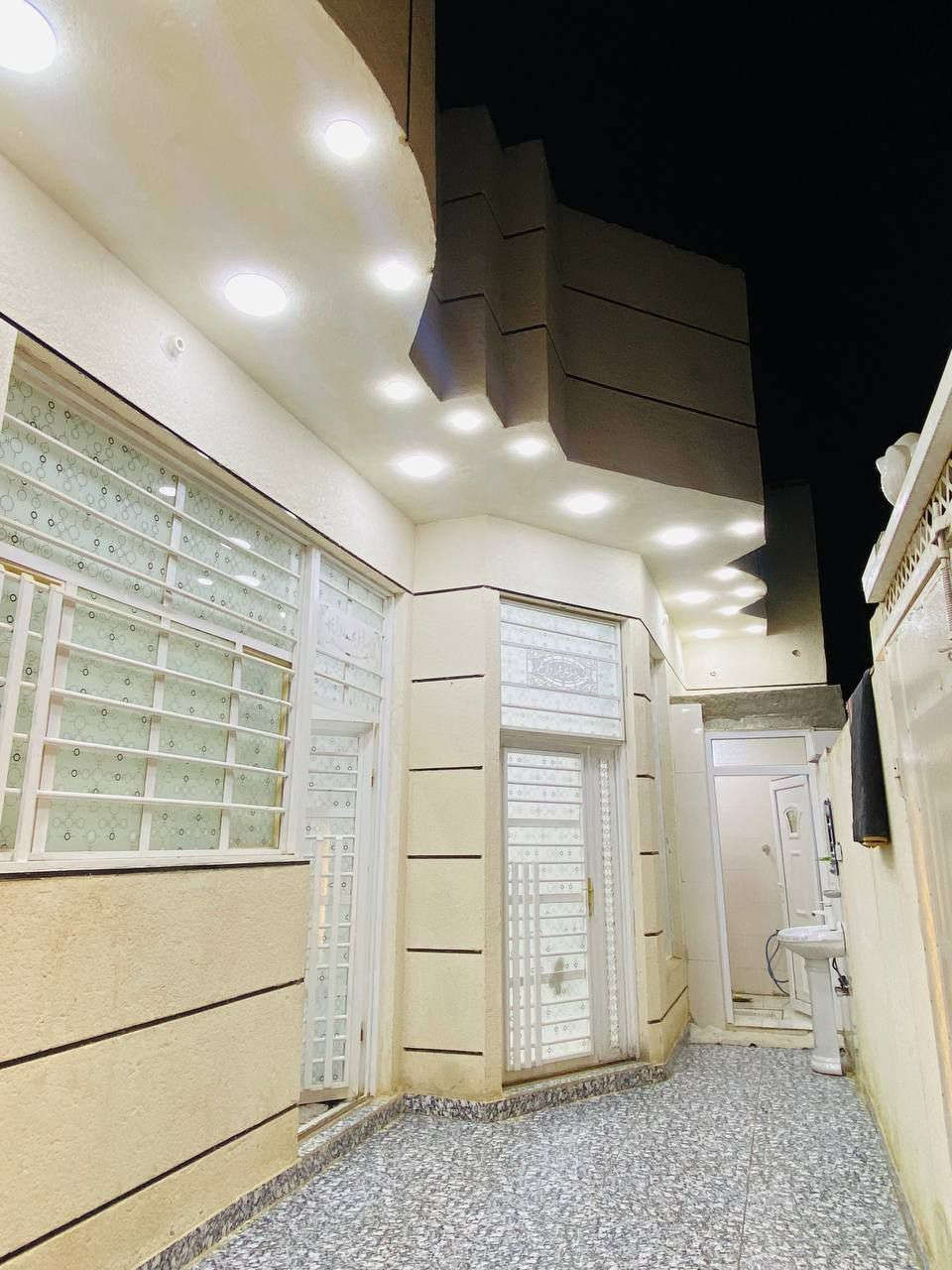 🪬اللهم صل على محمد وآل محمد 🪬

دار للبيع في محافضه ميسان 

منطقة حجي حسن الثانيه نهاية السايدين لجدد بدايه لمدخه مال حجي حسن 

 (لمساح150 متر) مقابيل مركز الكفل للعقار 
لدار طابق ونصف يحتوي علا غرفتين نوم وصاله واستقبال 
ومطبخ حار وبارد  وحمام ومنور وصاله فوق مبنيا بالكامل
للاستفسار : [***********] واتساب
