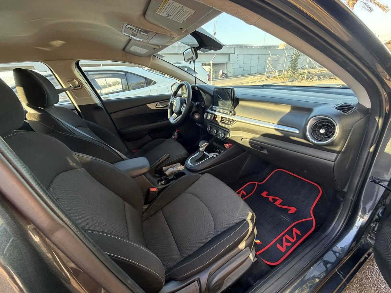 اسلام عليكم للبيع كيه فورتي موديل 2024 امريكي بدون ارباك فقط صبغ باب وجاملغ فقط لباقي كفاله لا صبغ ولا تبديل مكان سياره بغداد الجديده  السياره مابيهه نقص برغي كلهه على وضع الشركه كير مكينه تبريد صدر تخم تاير كله جديد السياره رقمهه بغداد باسمي سنويه تحويل ثاني يوم السياره بيهه منضومه غاز بعدهه بلضمان جديده مشدوده السياره ماشيه 47 اي ستفسار اتصل عل رقم *********** سعرهه 155 وبيهه مجال نشالله
