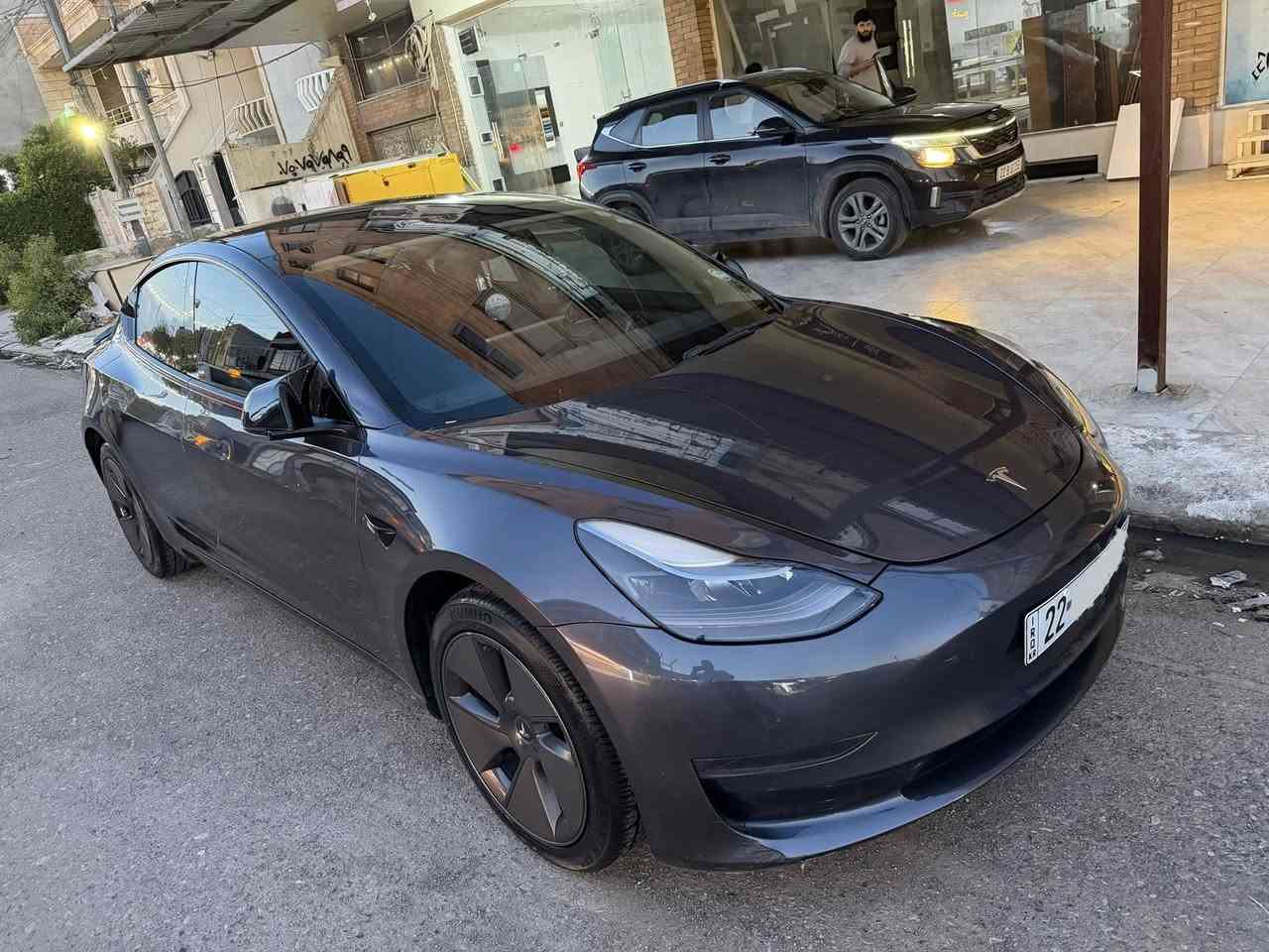 السلام عليكم تيسلا 2023 موديل 3

تك ماطور 
اونلاين اخر تحديث
صبوغ موضح بالسونار بس ضربة بالصندوق 
امام كبس 
بطارية مو مفتوحة وفحص بطارية جديد موجود بشركة ev 
كتاب جام اسود باقي فيه ١١ شهر 
ولا مسج ع شاشة 
تبريد كهربائيات بشرط 
فحص وهزة كلو جديد السيارة بأسمي 
السعر 153 ومجال 
مكان اربيل 
***********

