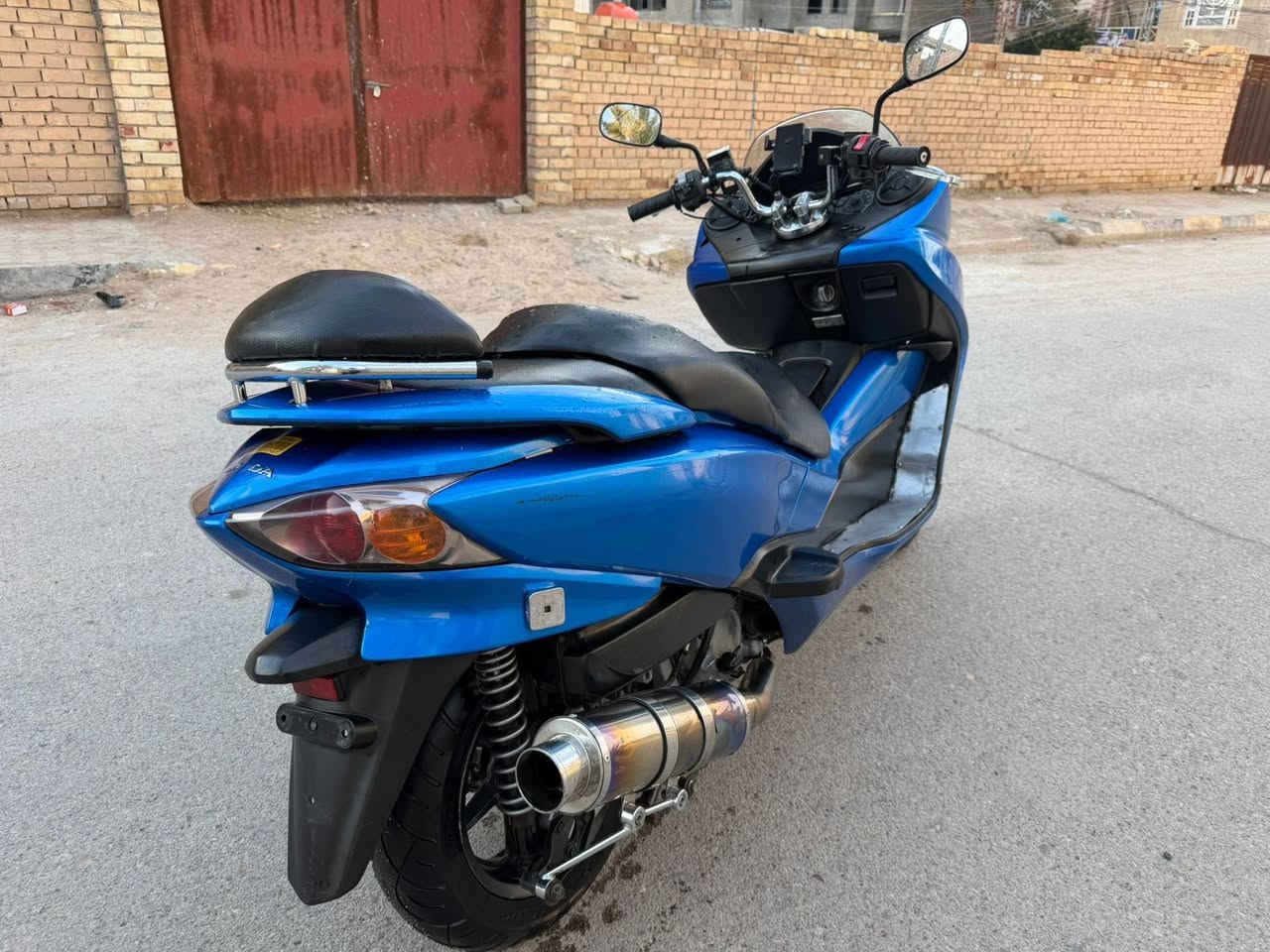 ⸻

السلام عليكم فورزة صفر s7 10 دراجة حلوة بيهة سستم سماعات بداخل الجكمجة بيهة منظومة زنون اصليات وصالنصة رياضي اصلي نظافتها كدامكم نقص بس التريشة اليسار وما بيهة نقص برغي كلشي شغال شلعة ومعدل تايرات شاهدهن جدد تدفئة يدات سعرهة 1350 وبيهة مجال للبيع ما متواجد خاص اتصال على الرقم او الواتساب *********** مكاني واسط قضاء الحي
