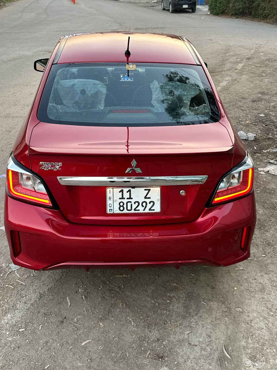 السلام عليكم ورحمه الله وبركاته
ميراج موديل 2023 حرة ماشية 20 السيارة كلش جديدة ومابية اي نقص 
صورة الحادث موجودة بدون دواخل شاصي سليم ولغد سليم  بيها 3 رصعات بالقمارة اثر النقل 
السعر 85 ورقة عنوان السيارة بغداد حي الجهاد 
***********
