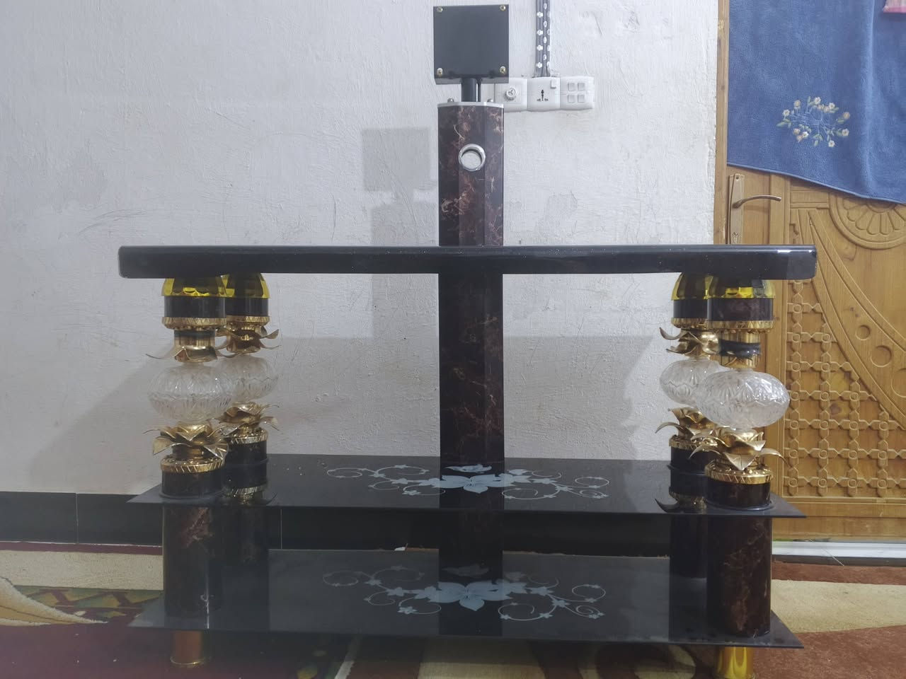 ميز بلازمه جديد للبيع قيم وأخذ بل يرضي الله
علق وأنا دخلك رقم ***********
